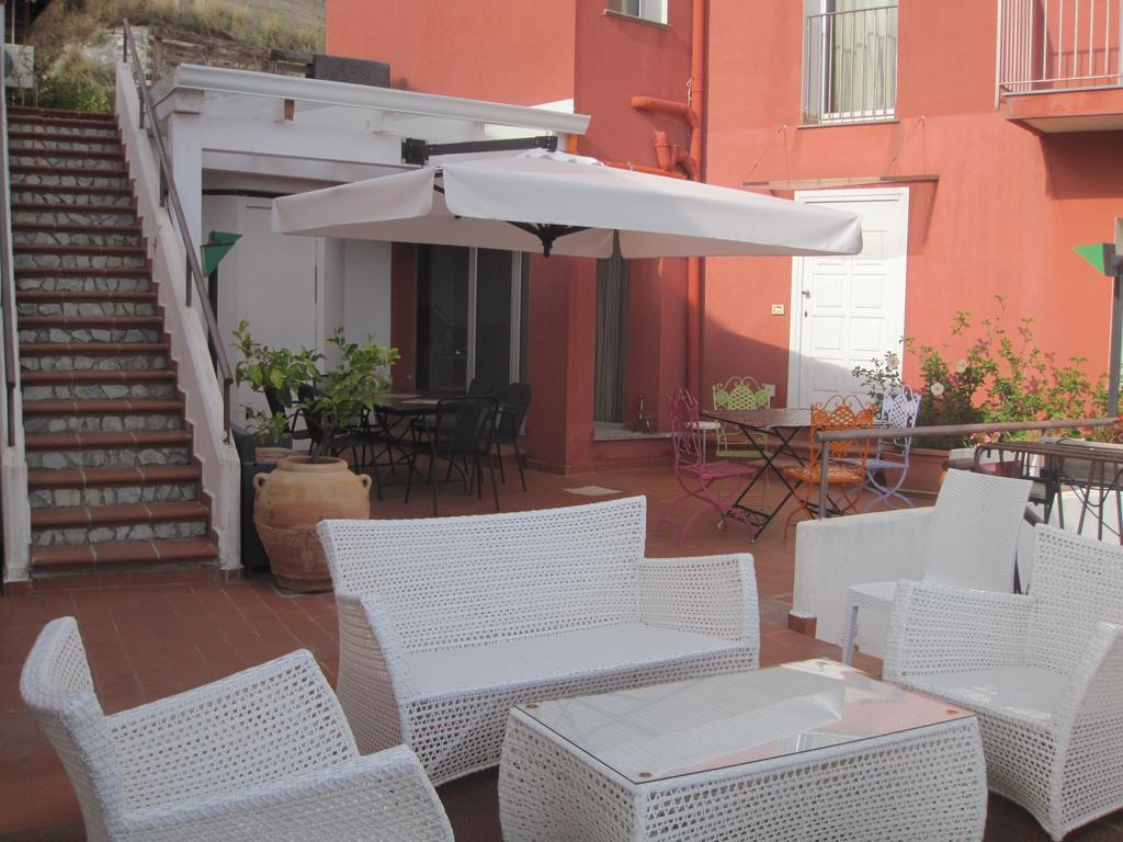Bnb Casa Rossa Монреале Экстерьер фото