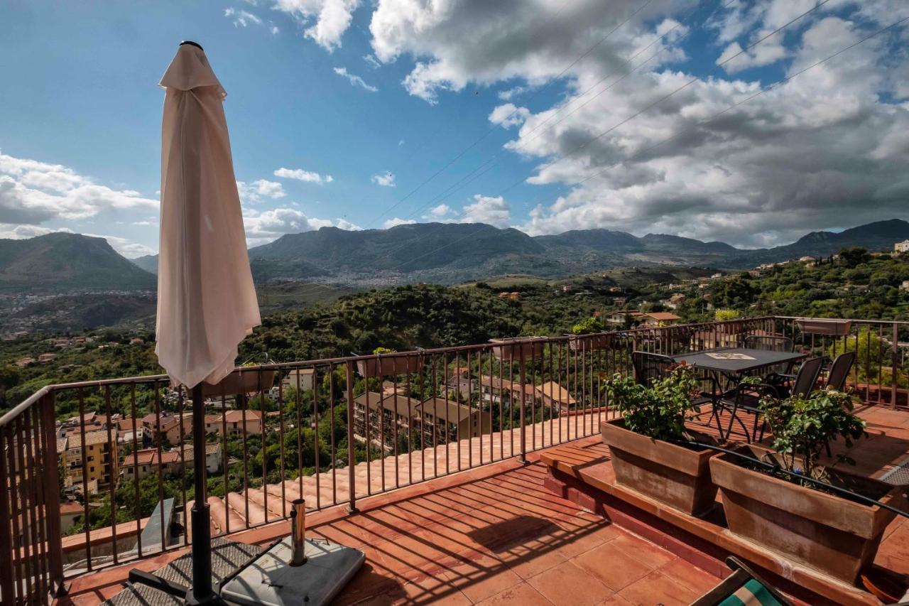 Bnb Casa Rossa Монреале Экстерьер фото