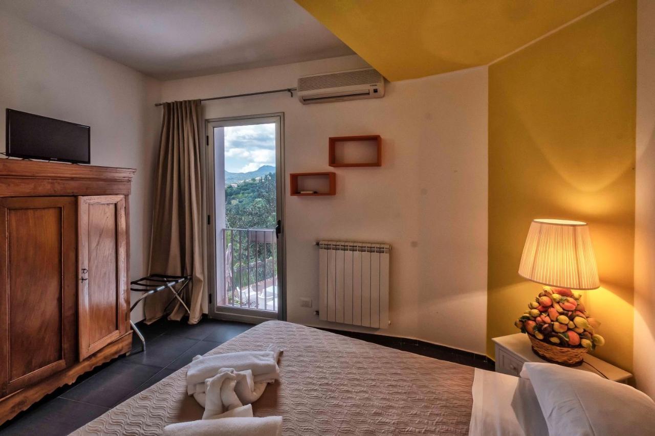 Bnb Casa Rossa Монреале Экстерьер фото