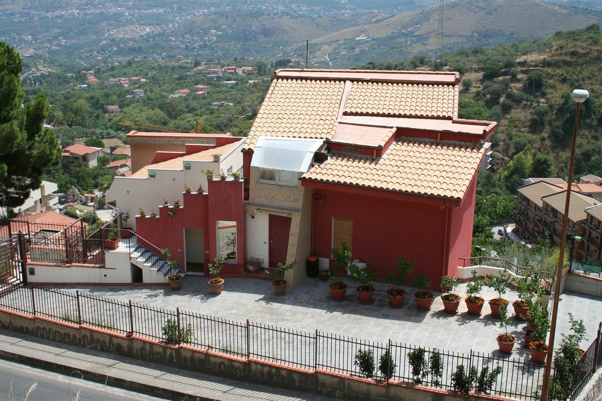 Bnb Casa Rossa Монреале Экстерьер фото